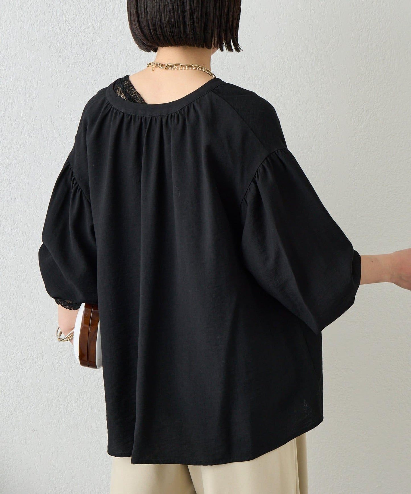 亞麻質感開領設計襯衫