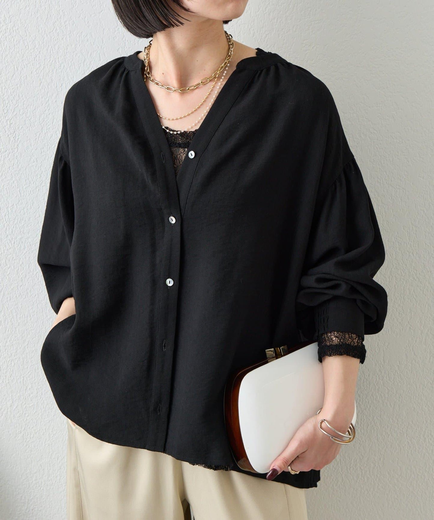 亞麻質感開領設計襯衫