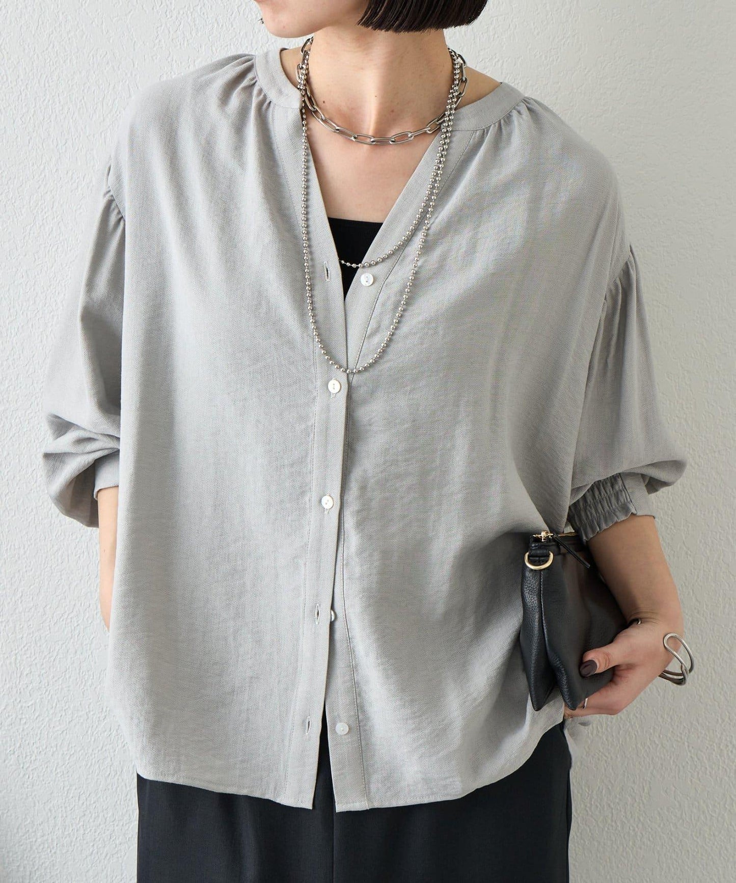 亞麻質感開領設計襯衫