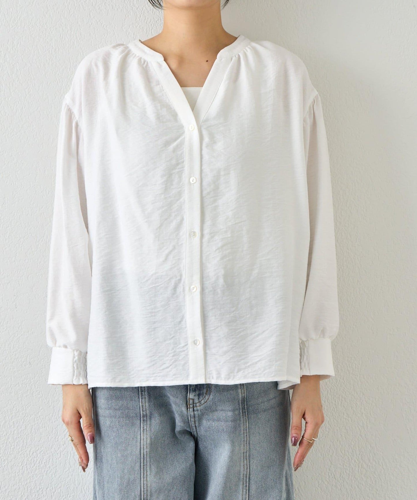 亞麻質感開領設計襯衫