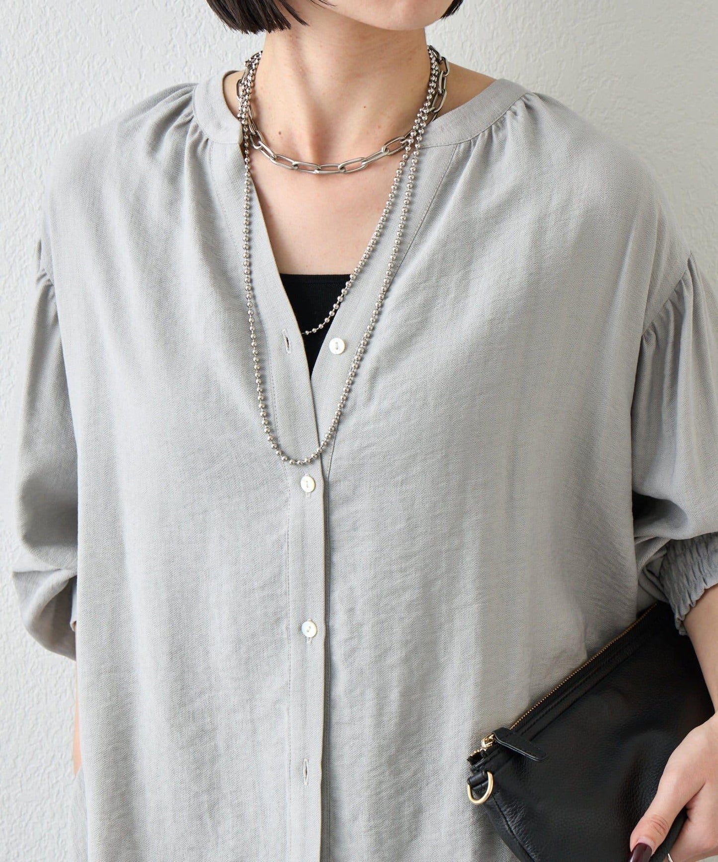 亞麻質感開領設計襯衫