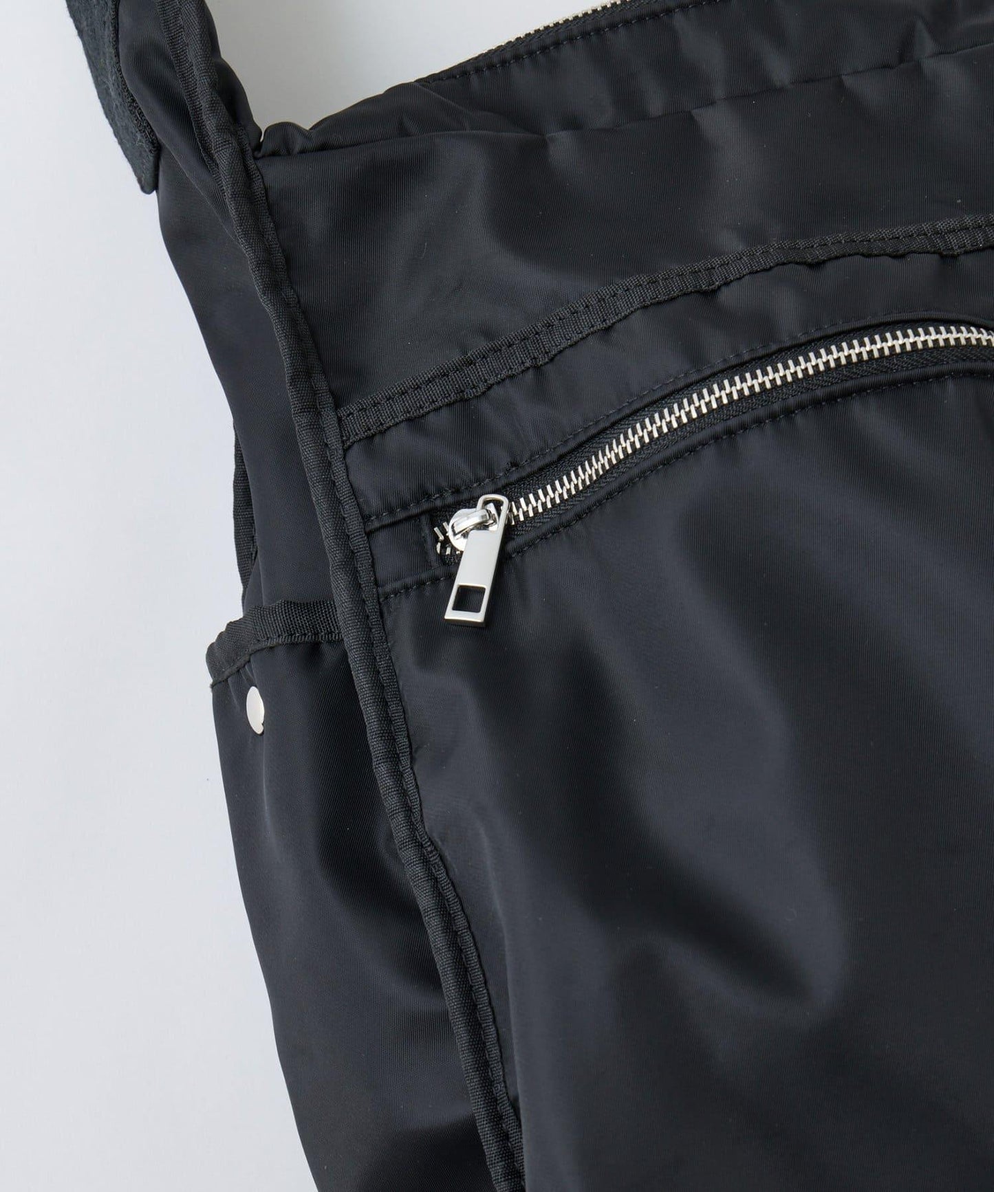 WHIMSIC 雙口袋設計 斜挎包