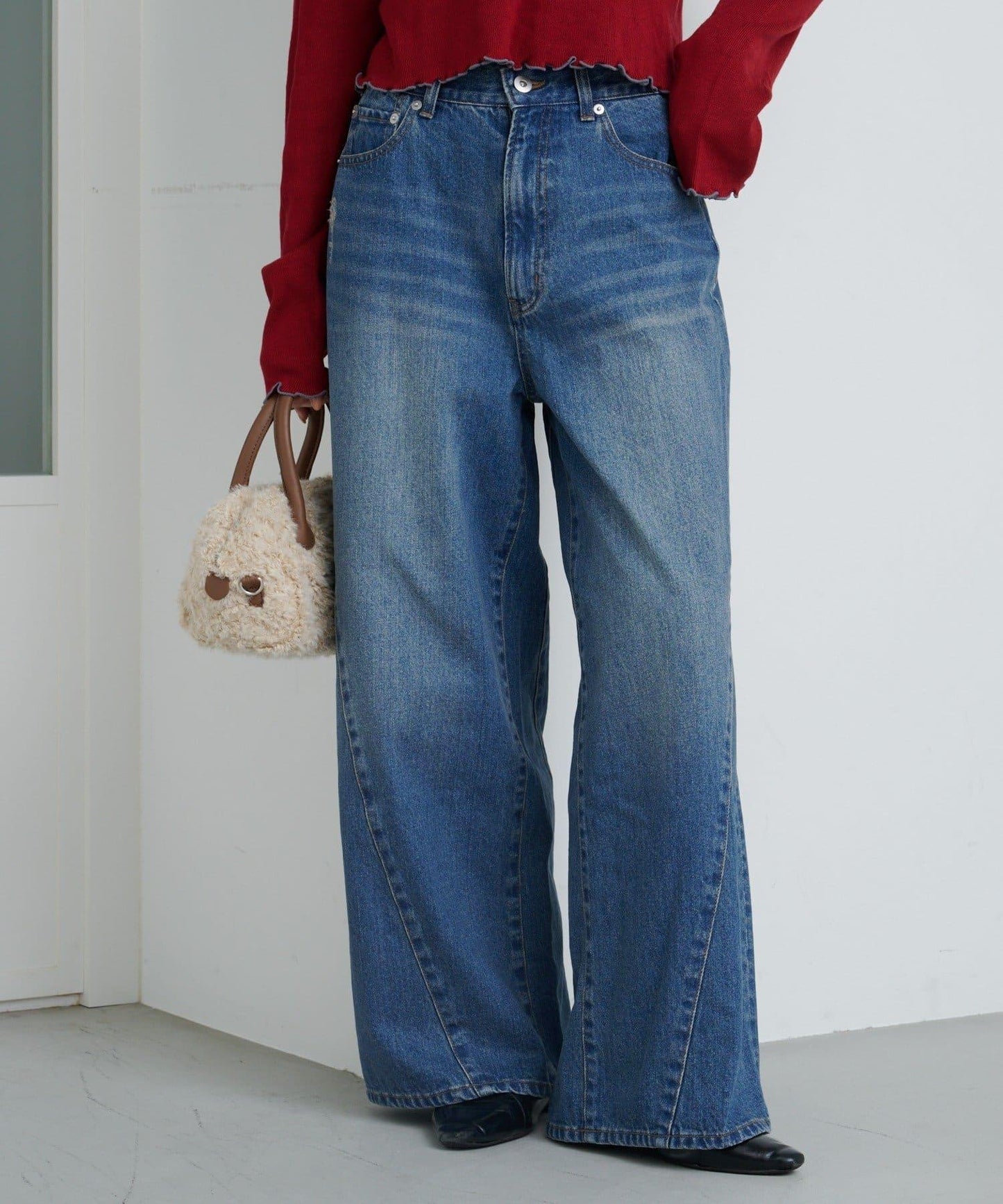 弧線縫線設計牛仔褲