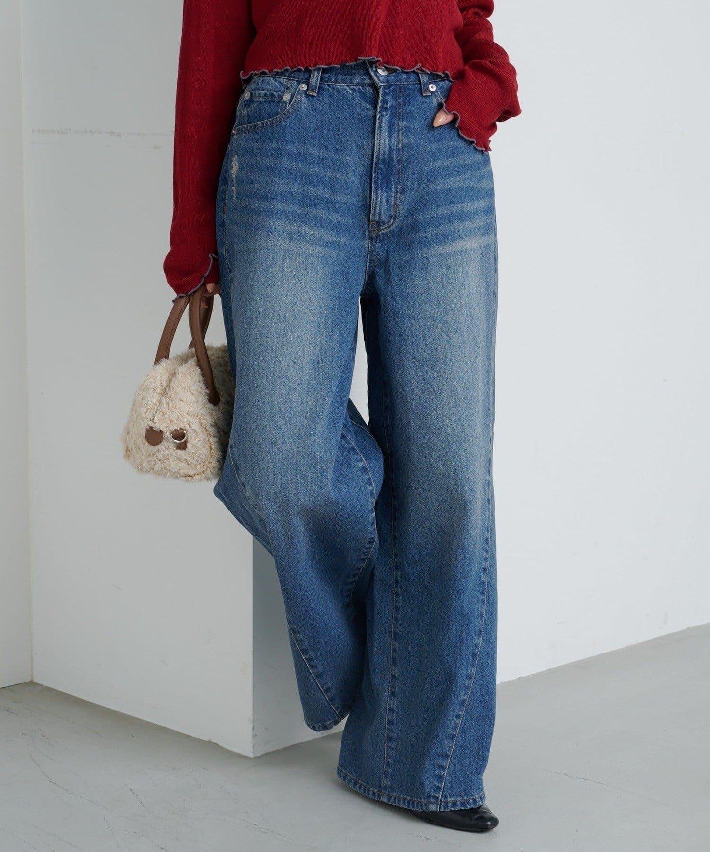 弧線縫線設計牛仔褲