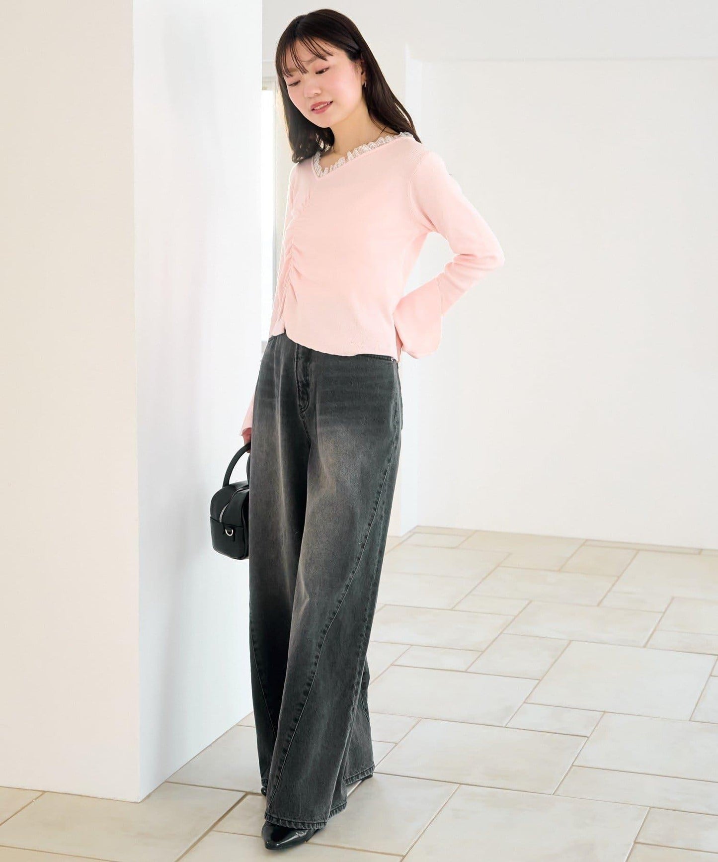 弧線縫線設計牛仔褲