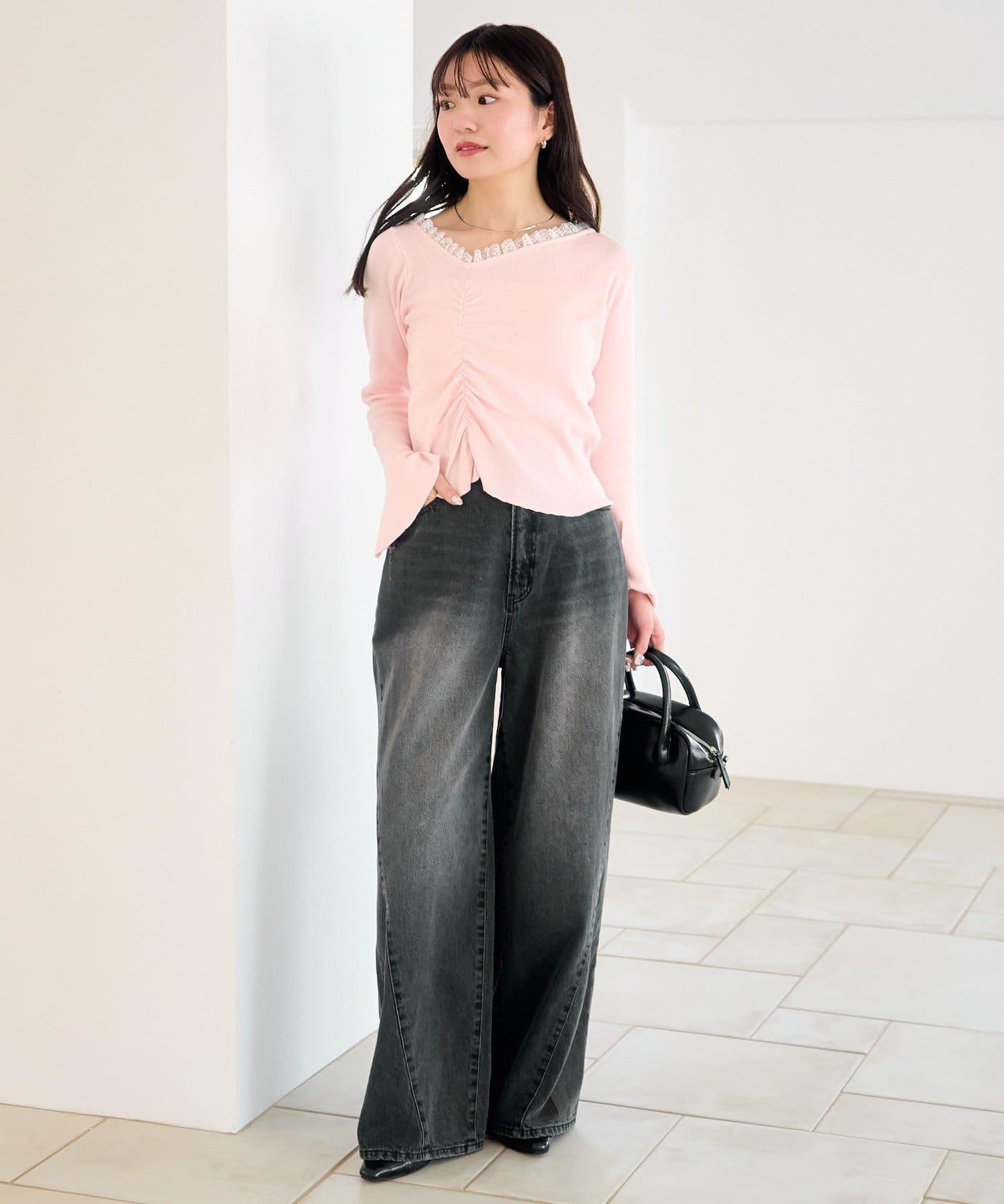 弧線縫線設計牛仔褲