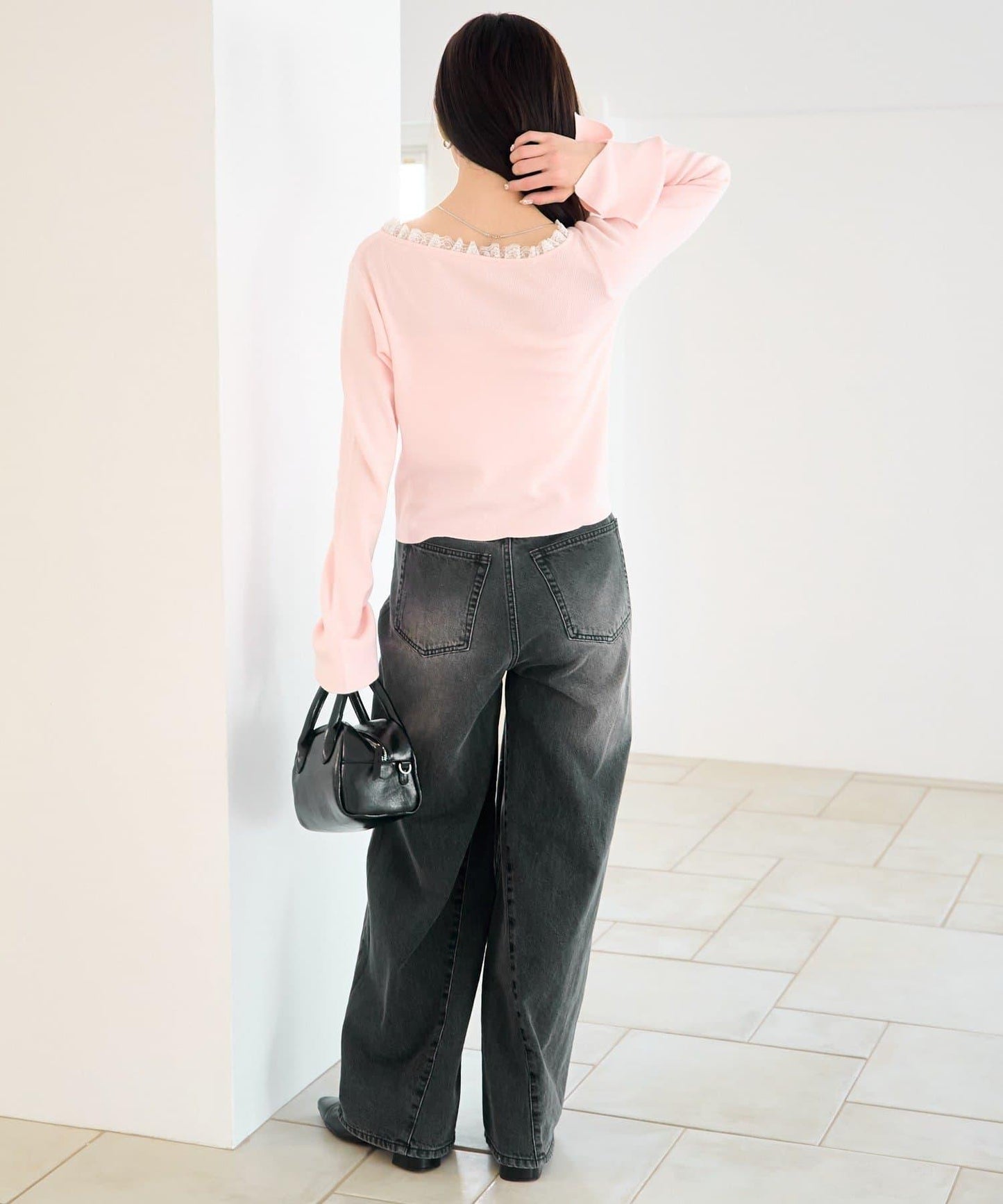 弧線縫線設計牛仔褲