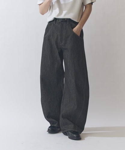 硬挺弧形牛仔褲