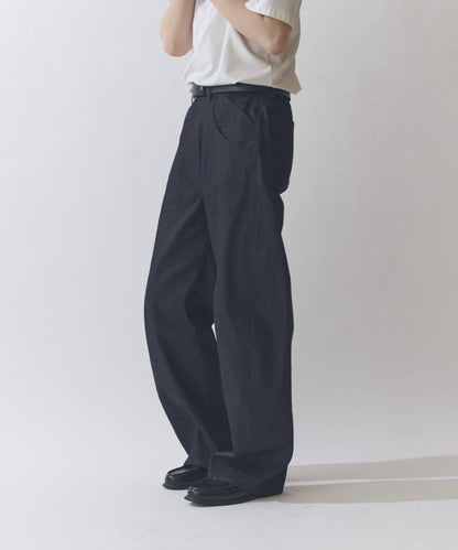 硬挺弧形牛仔褲