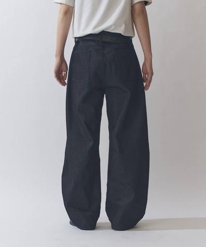 硬挺弧形牛仔褲