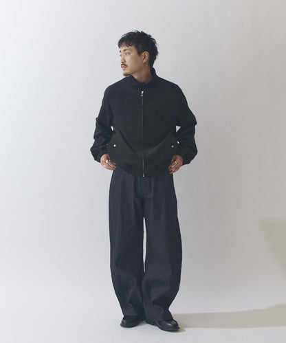 硬挺弧形牛仔褲