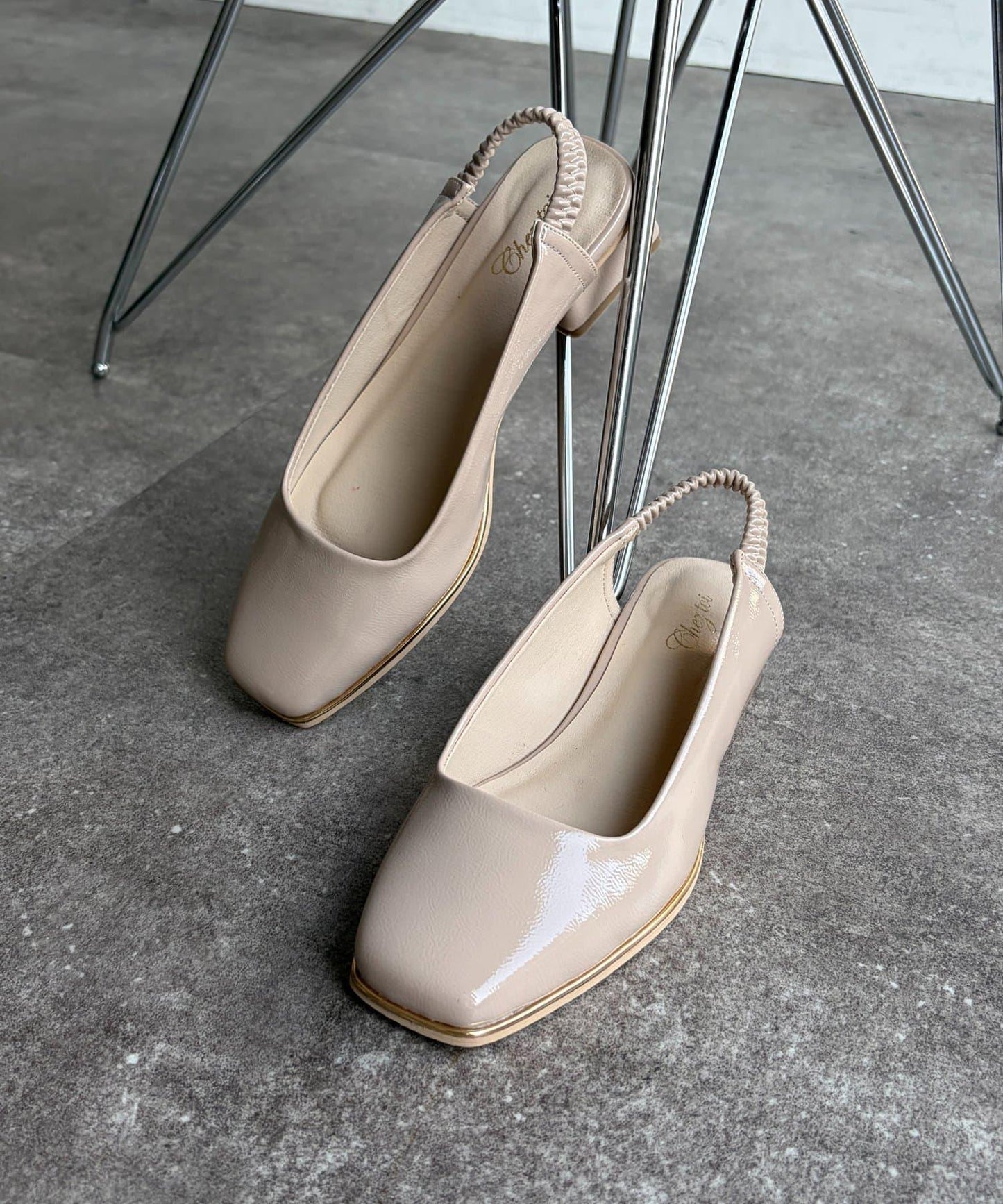 後鬆緊設計 淺口單鞋