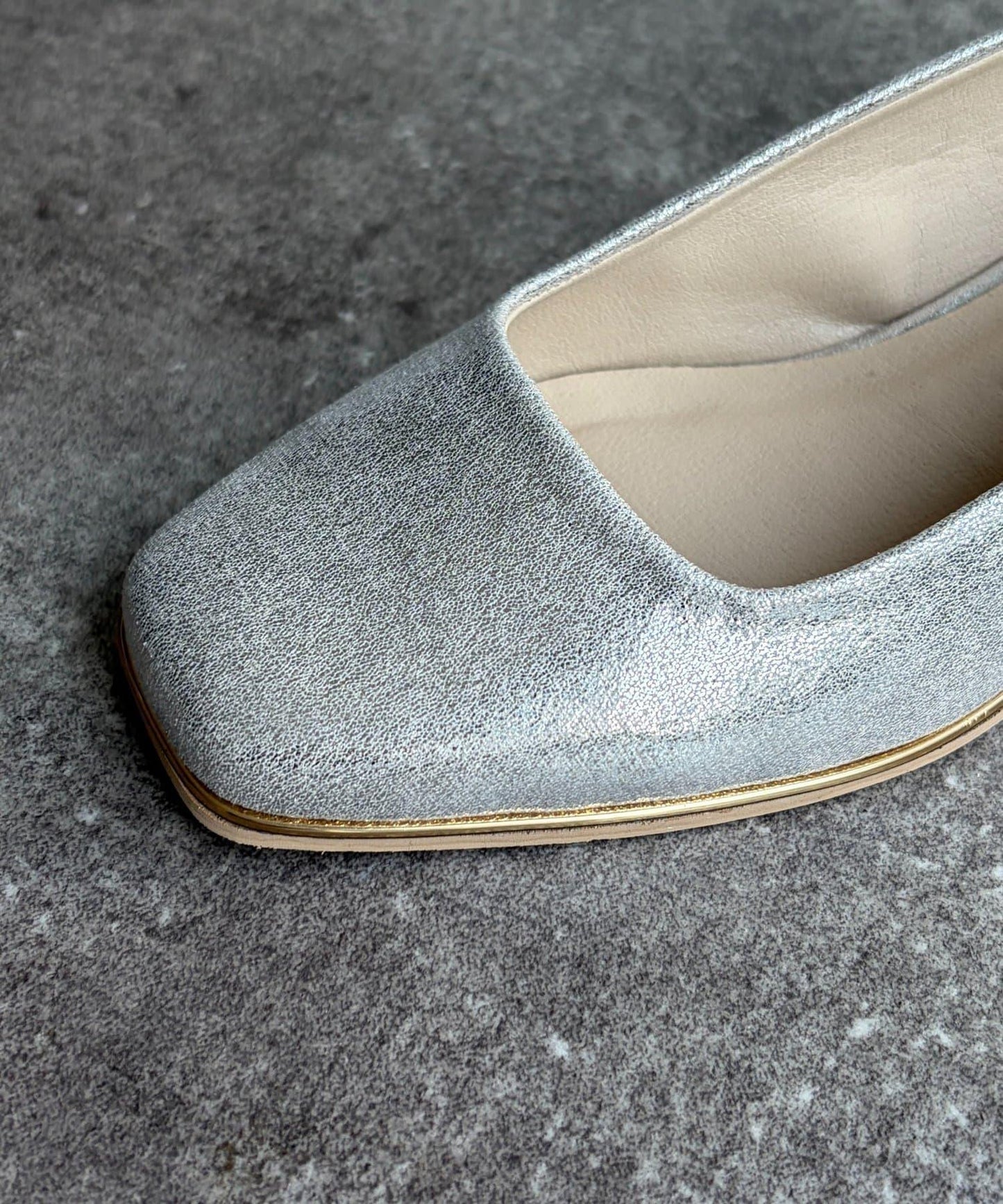 後鬆緊設計 淺口單鞋