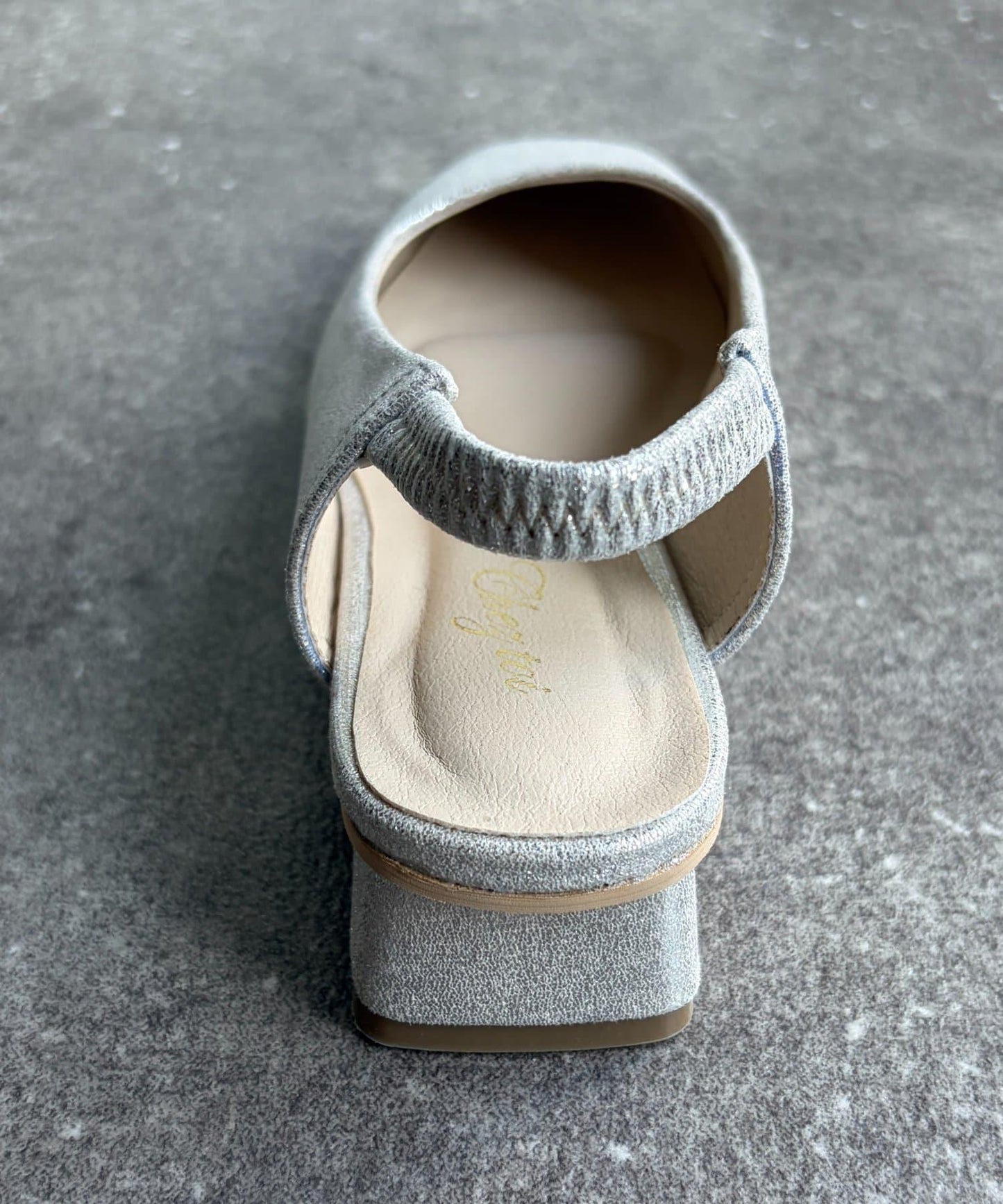 後鬆緊設計 淺口單鞋