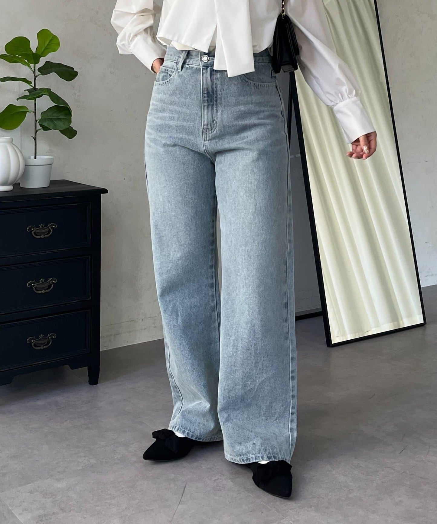 MIO 可調節按鈕直筒牛仔面料牛仔褲