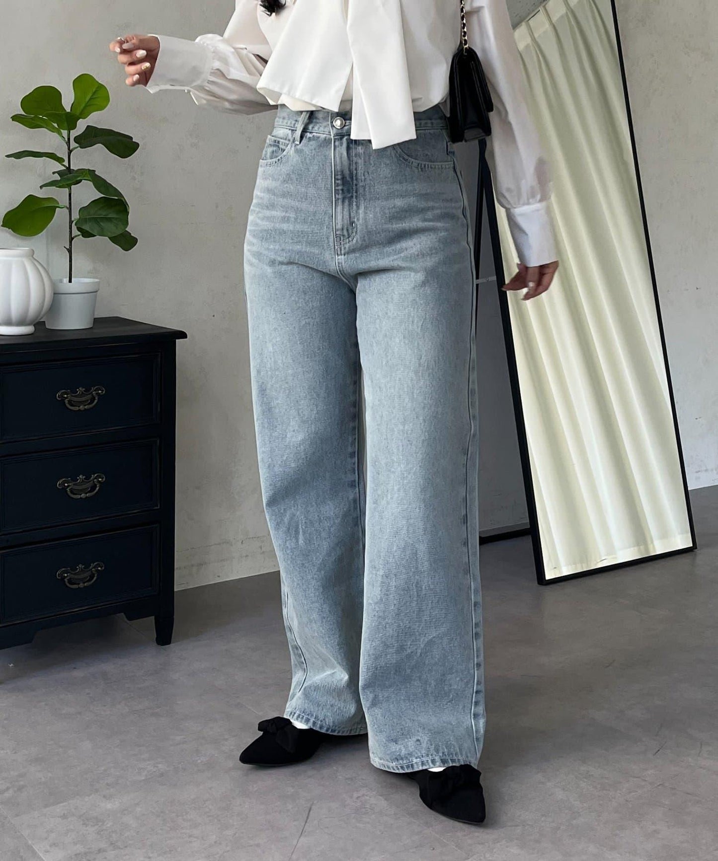 MIO 可調節按鈕直筒牛仔面料牛仔褲