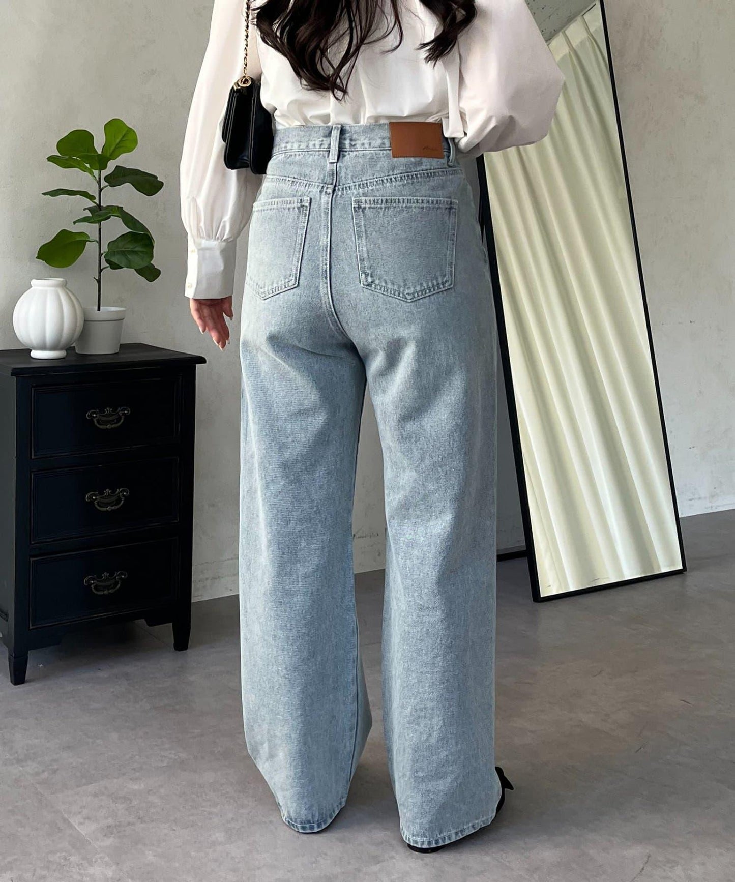 MIO 可調節按鈕直筒牛仔面料牛仔褲