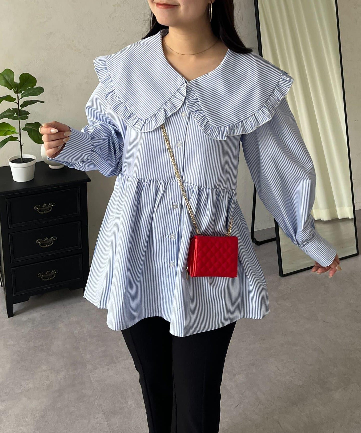 荷葉邊大翻領荷葉擺設計襯衫