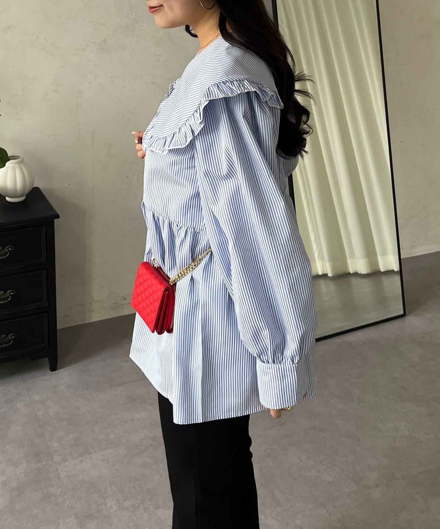 荷葉邊大翻領荷葉擺設計襯衫