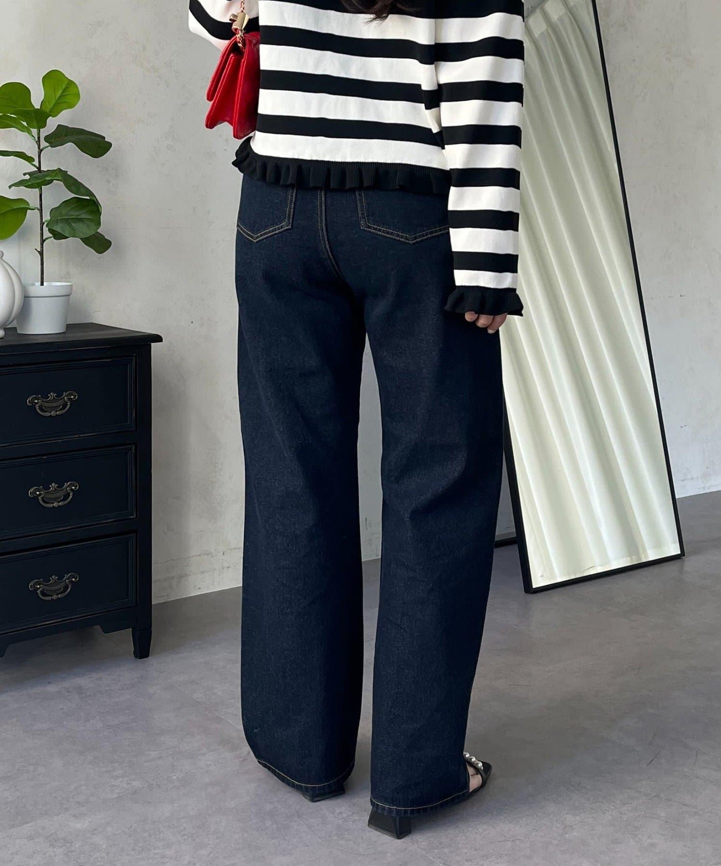 MIO 可調節按鈕直筒牛仔面料牛仔褲