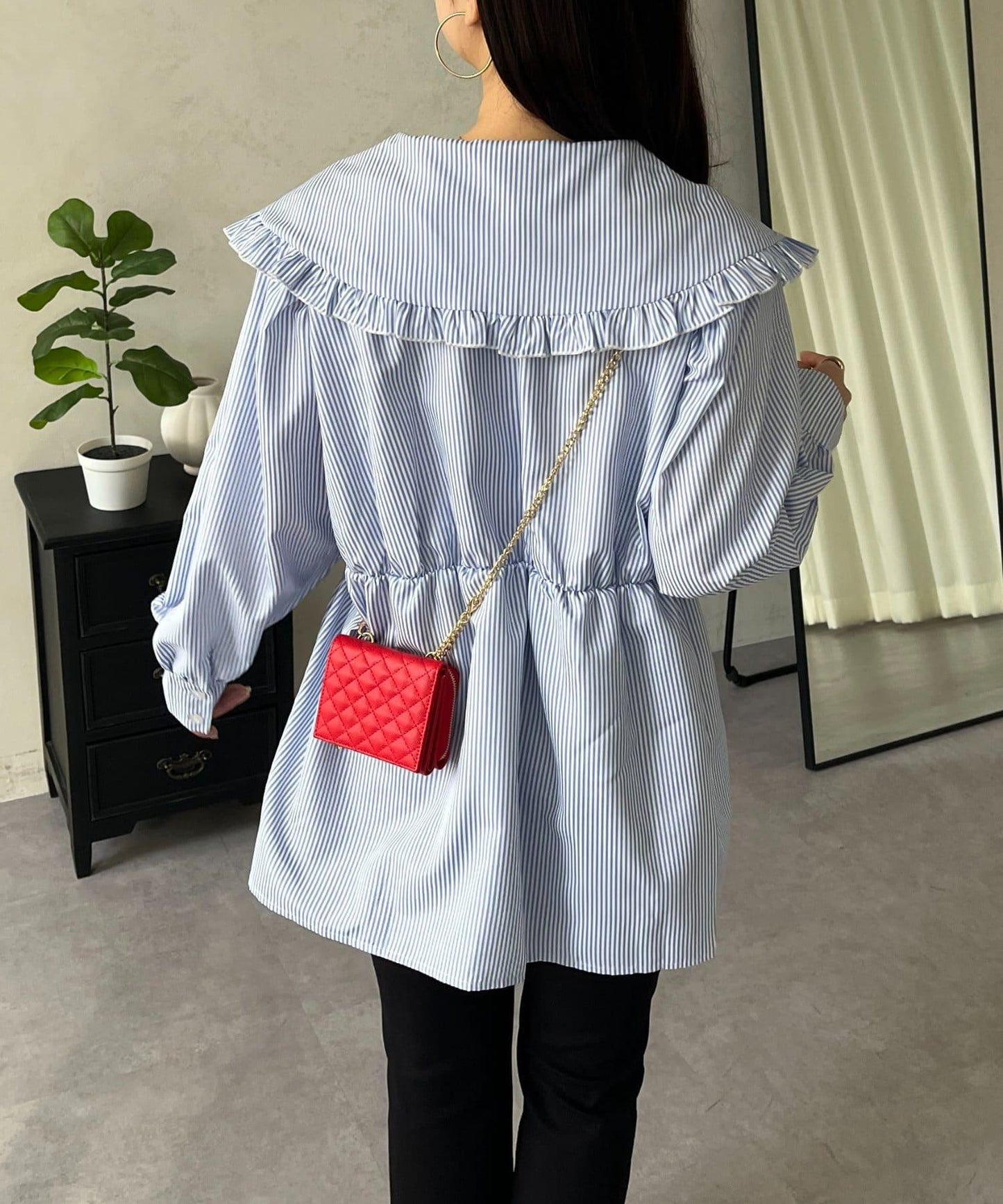 荷葉邊大翻領荷葉擺設計襯衫