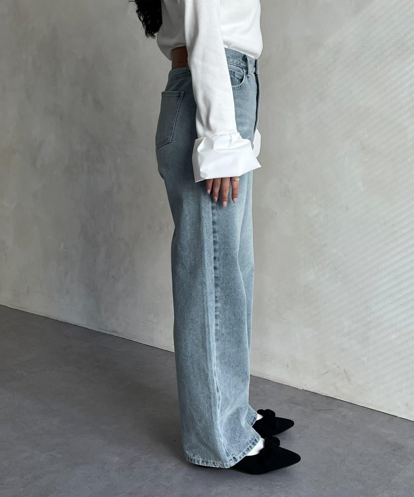 MIO 可調節按鈕直筒牛仔面料牛仔褲