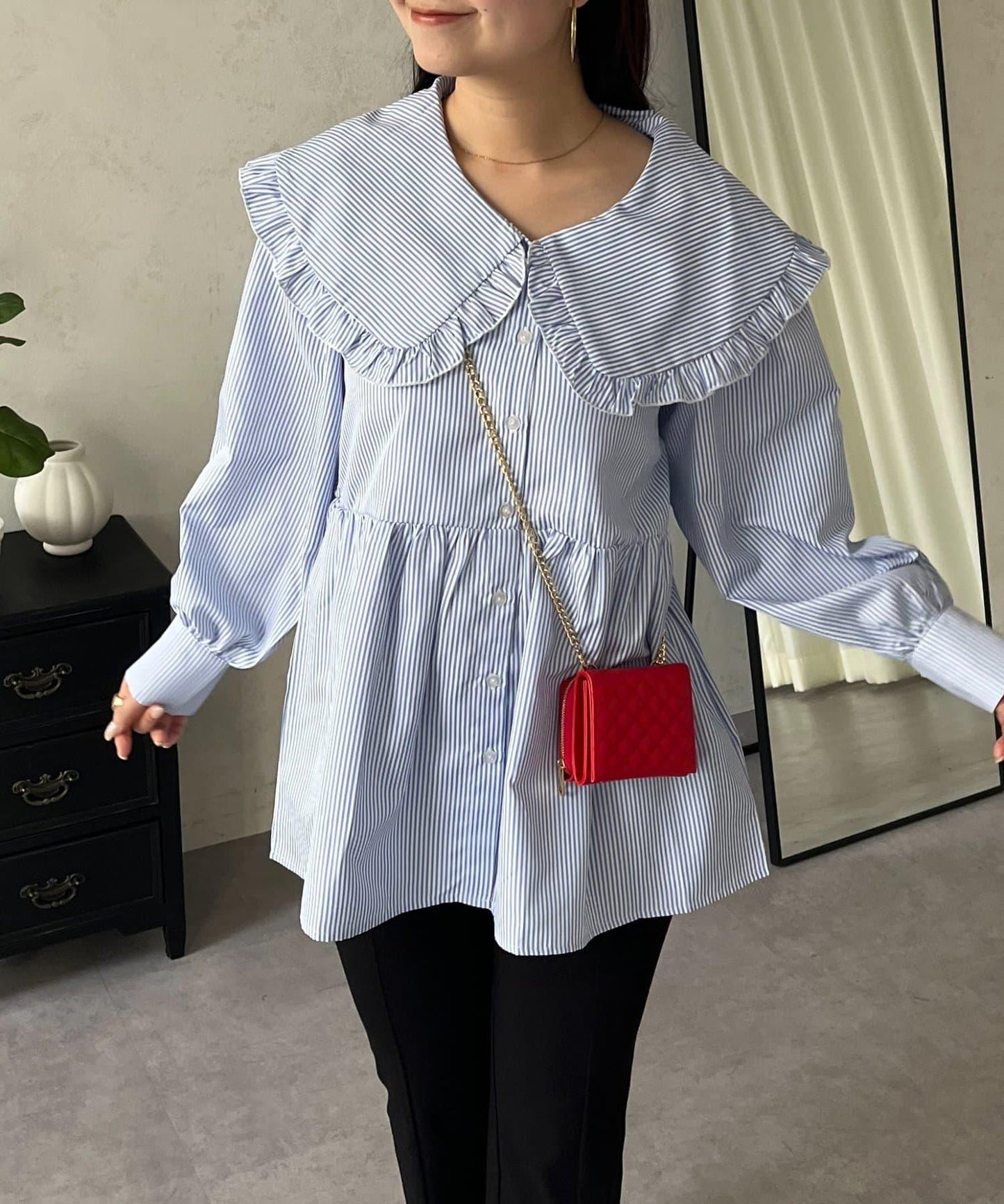 荷葉邊大翻領荷葉擺設計襯衫