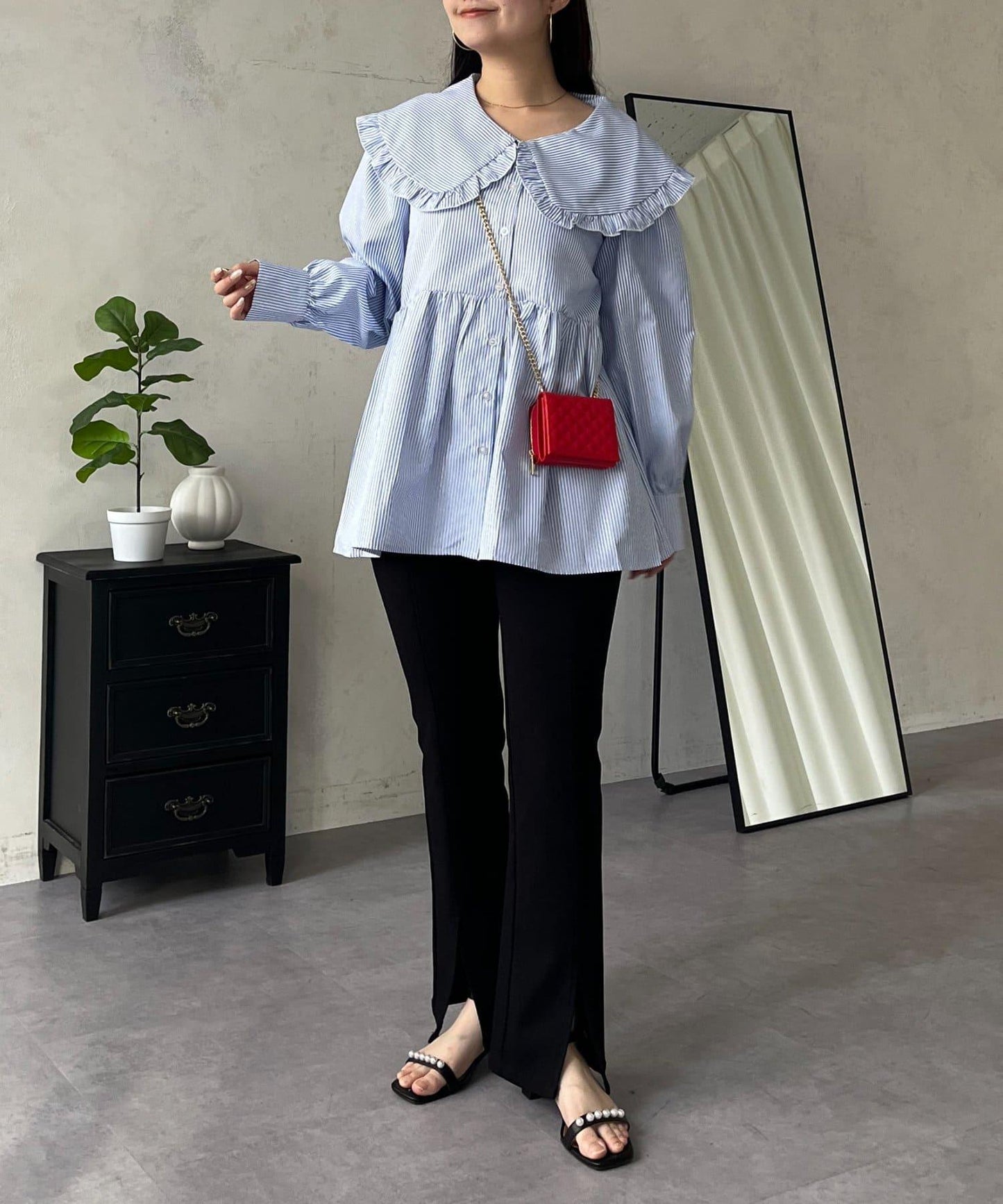 荷葉邊大翻領荷葉擺設計襯衫