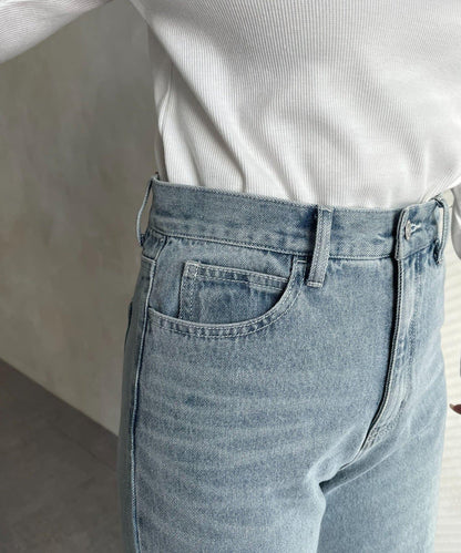 MIO 可調節按鈕直筒牛仔面料牛仔褲