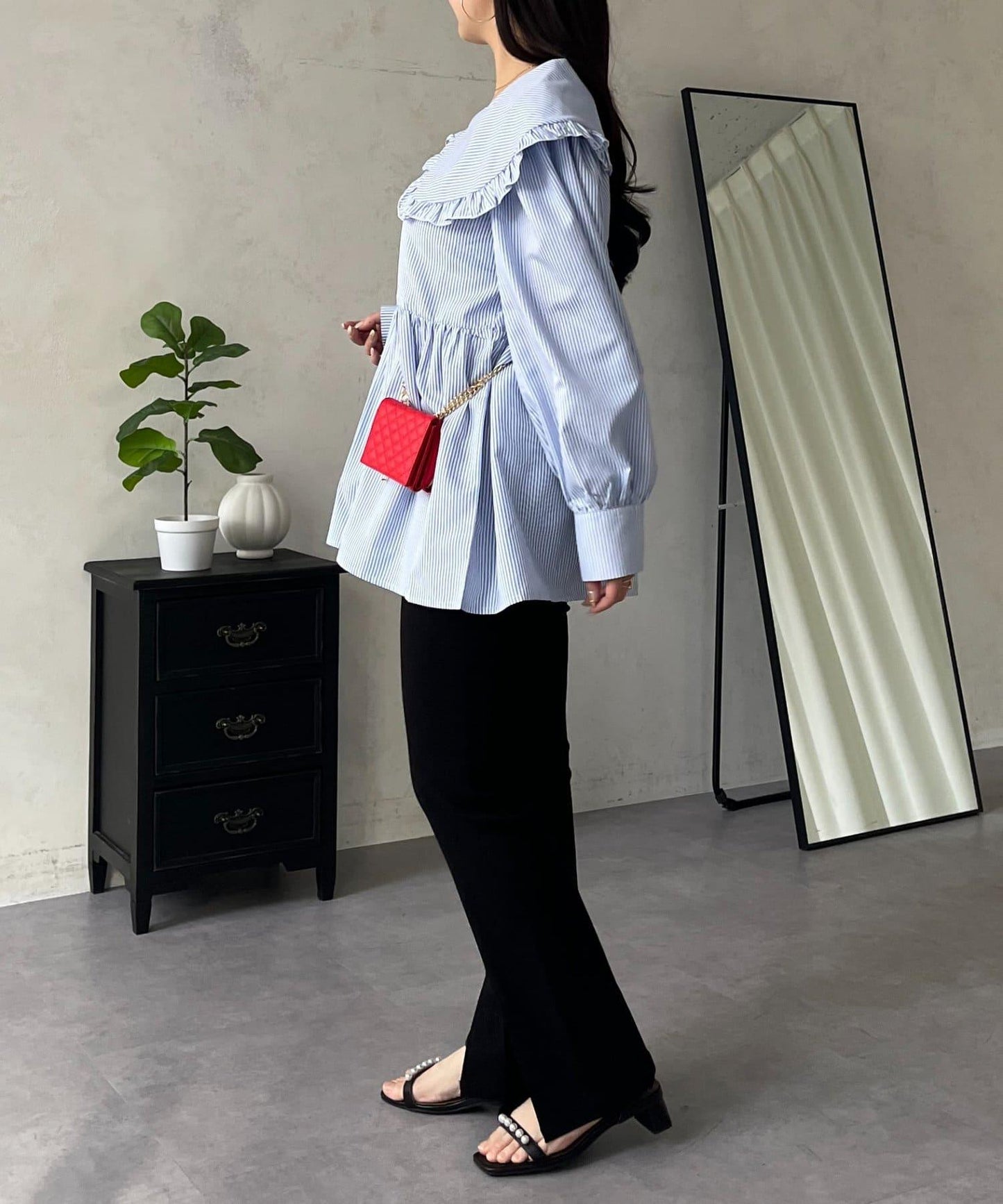 荷葉邊大翻領荷葉擺設計襯衫