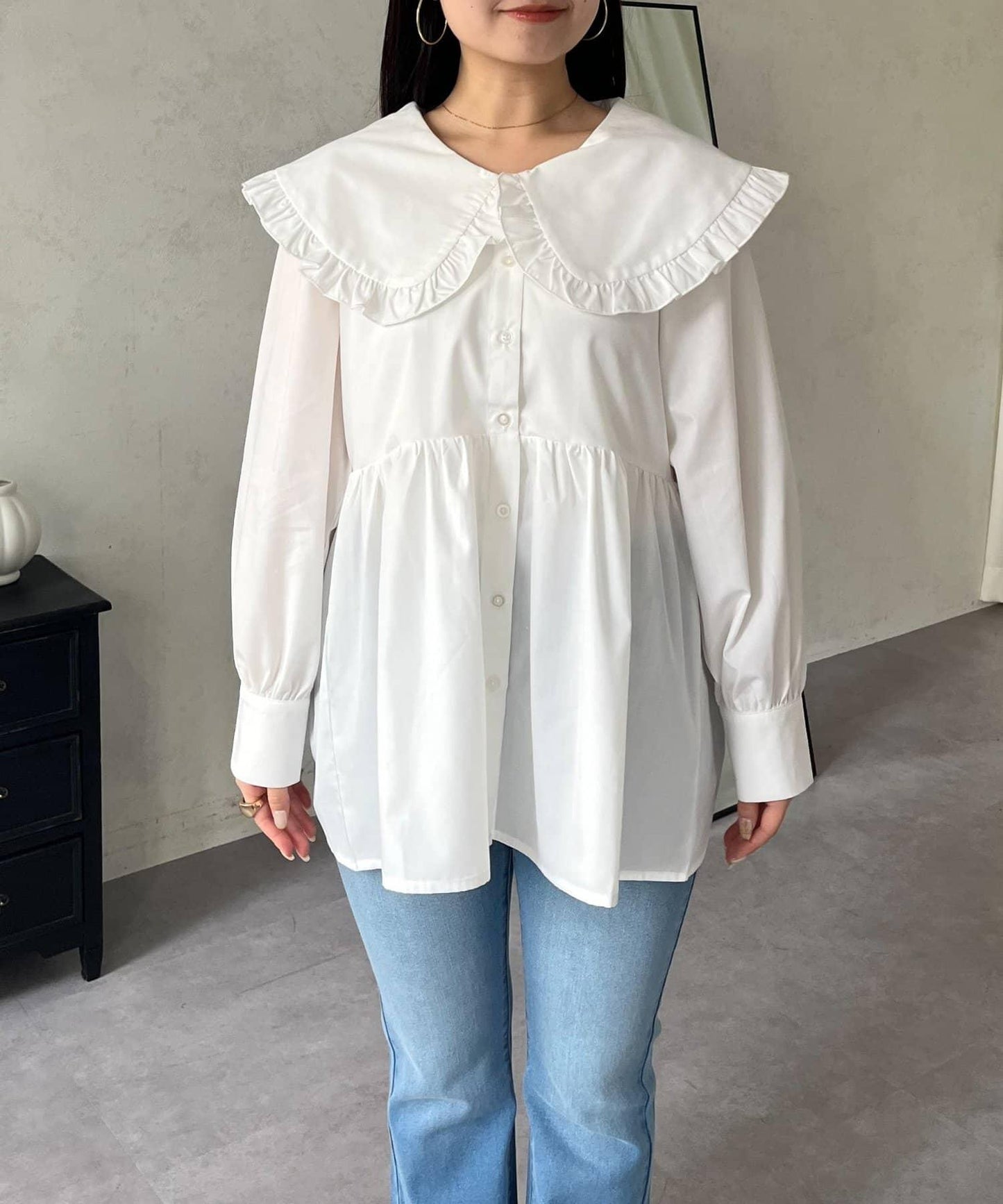 荷葉邊大翻領荷葉擺設計襯衫