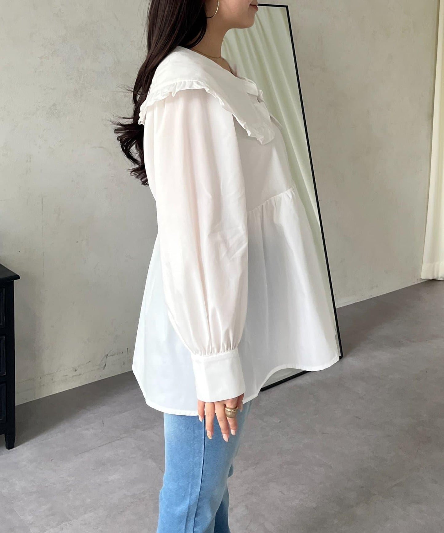 荷葉邊大翻領荷葉擺設計襯衫