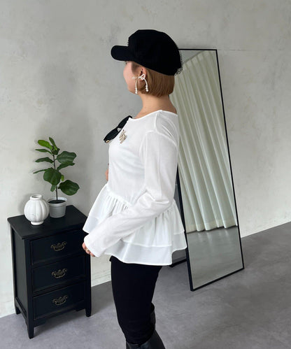 【MOMO】下襬荷葉拼接上衣