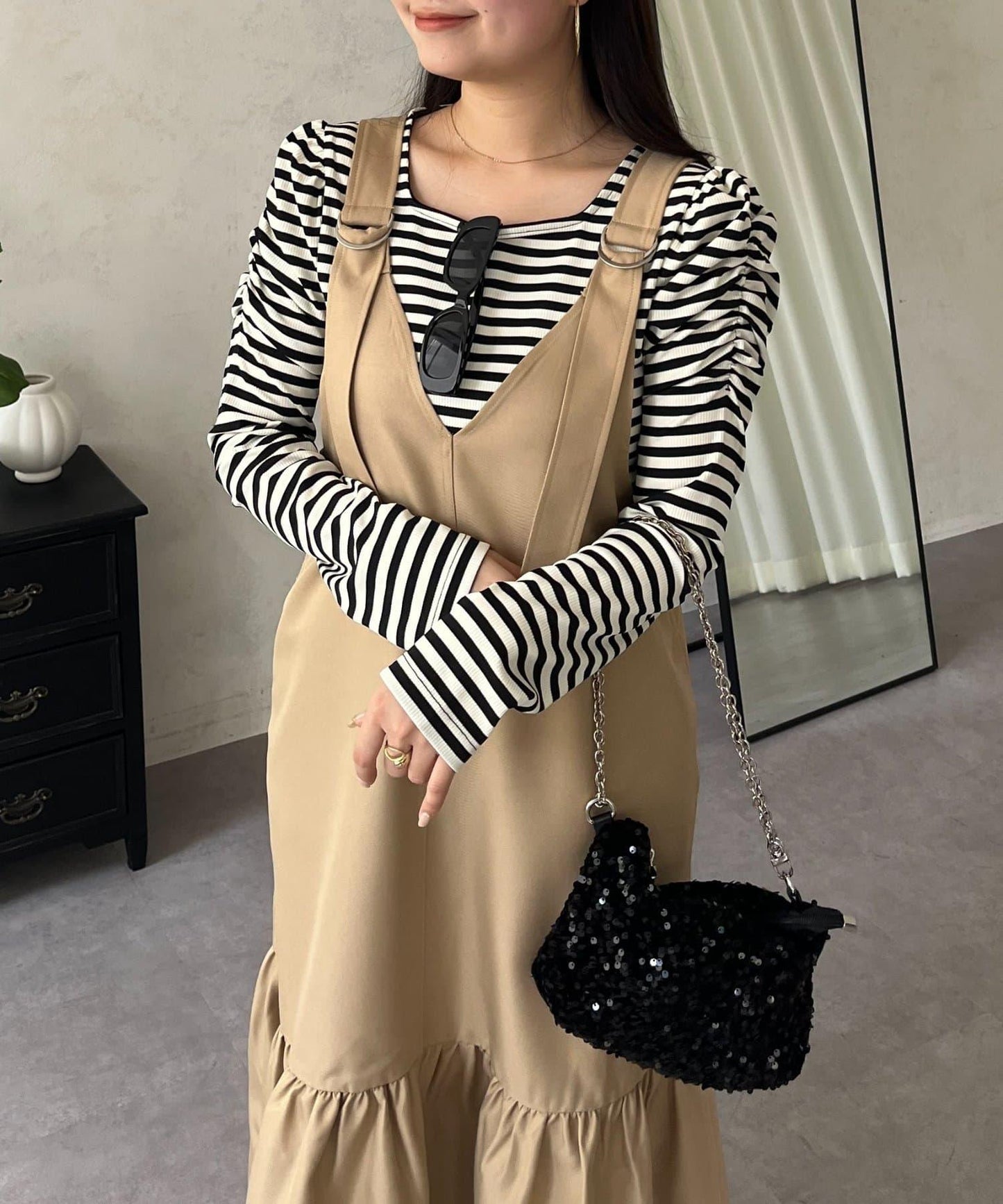 下襬荷葉邊 V領 背心裙