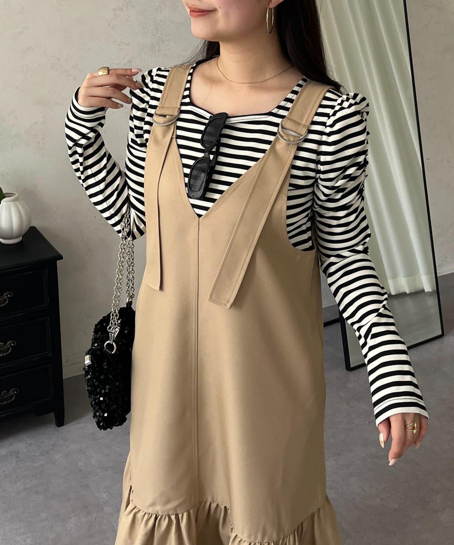 下襬荷葉邊 V領 背心裙