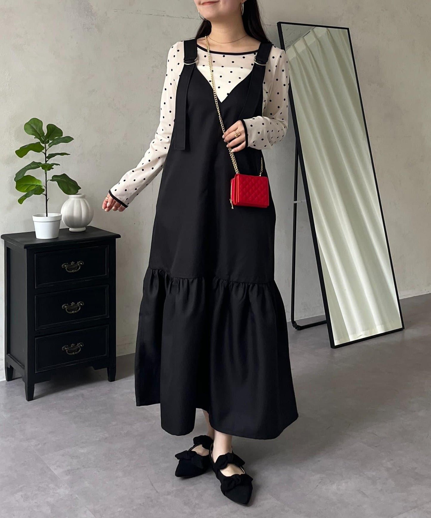 下襬荷葉邊 V領 背心裙