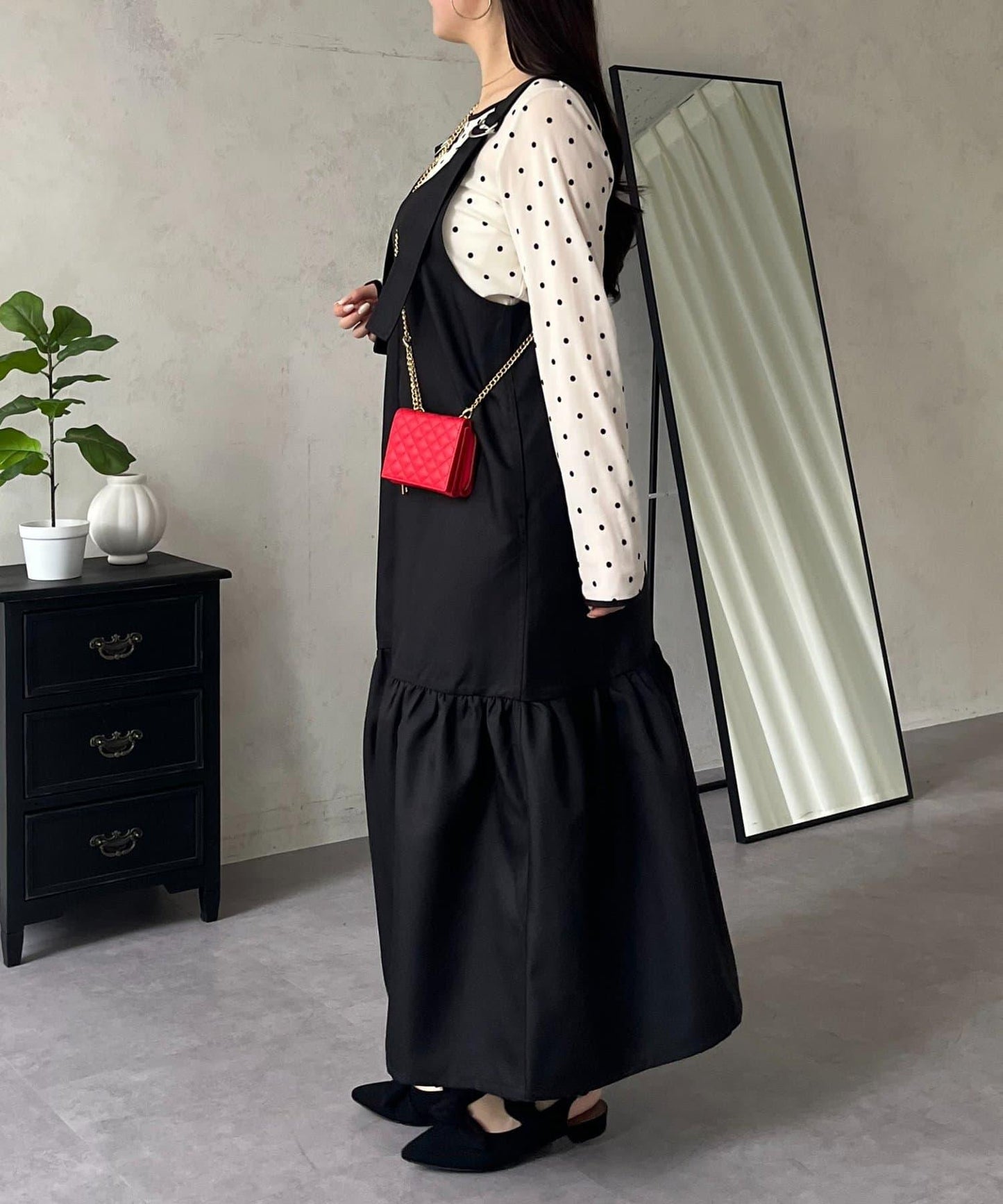 下襬荷葉邊 V領 背心裙