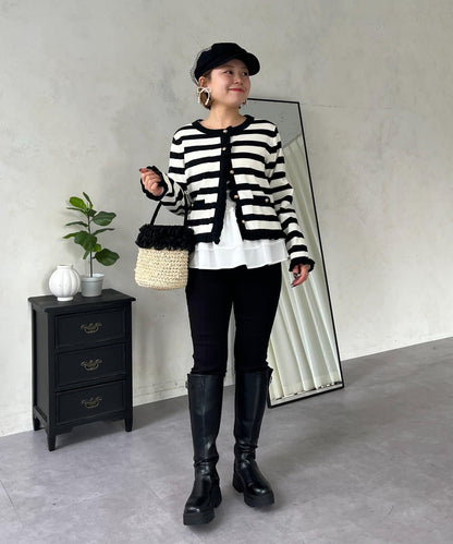 【MOMO】下襬荷葉拼接上衣