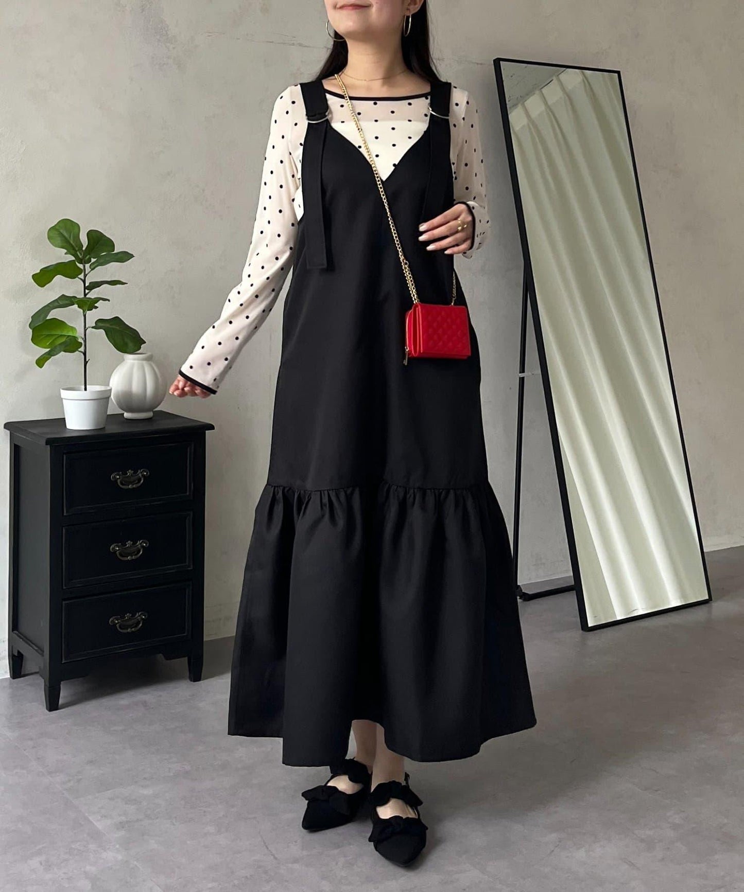 下襬荷葉邊 V領 背心裙