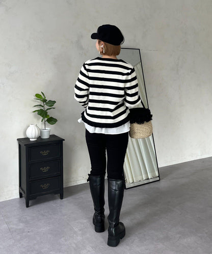 【MOMO】下襬荷葉拼接上衣