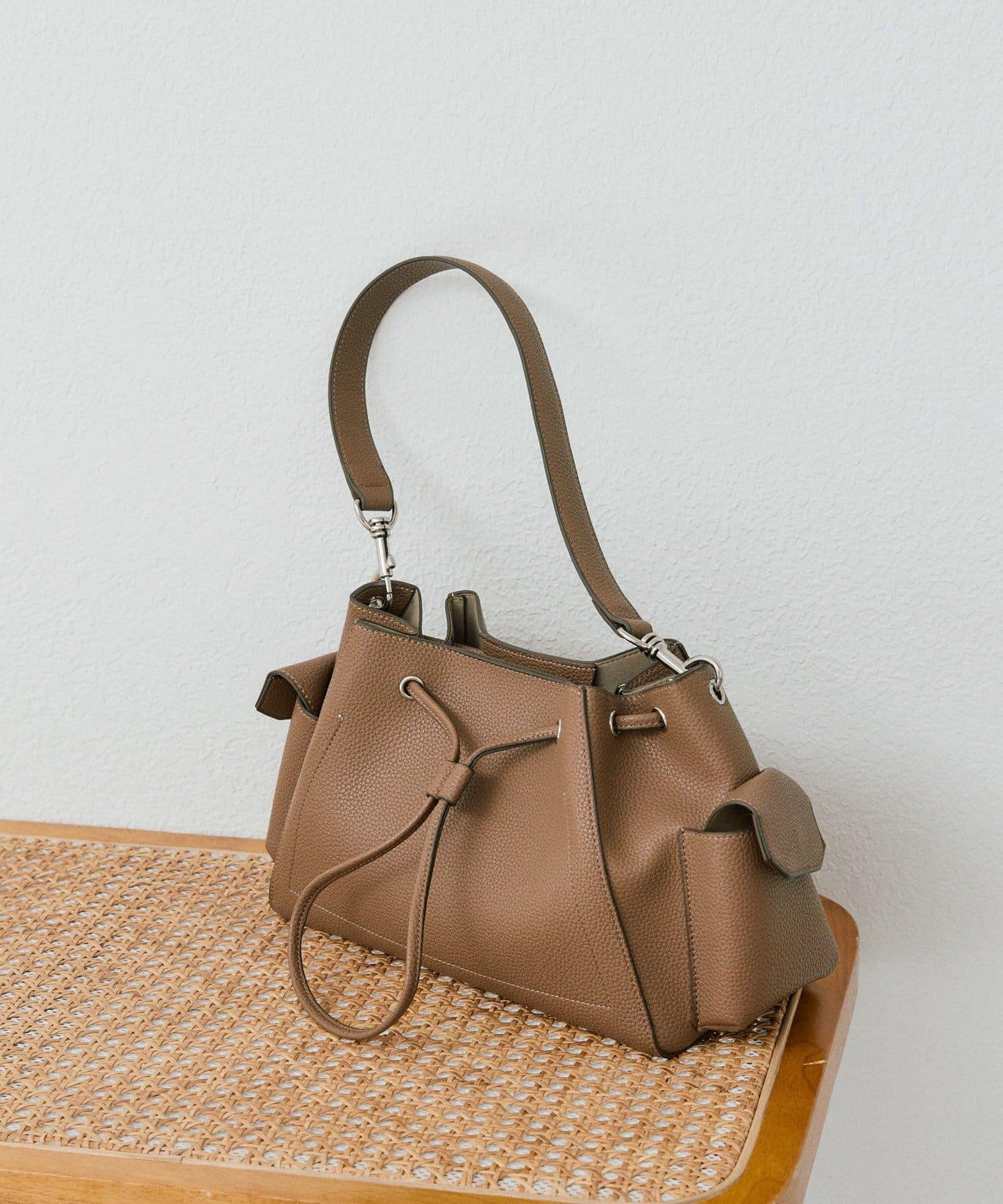 大容量 2WAY 側袋束口單肩包