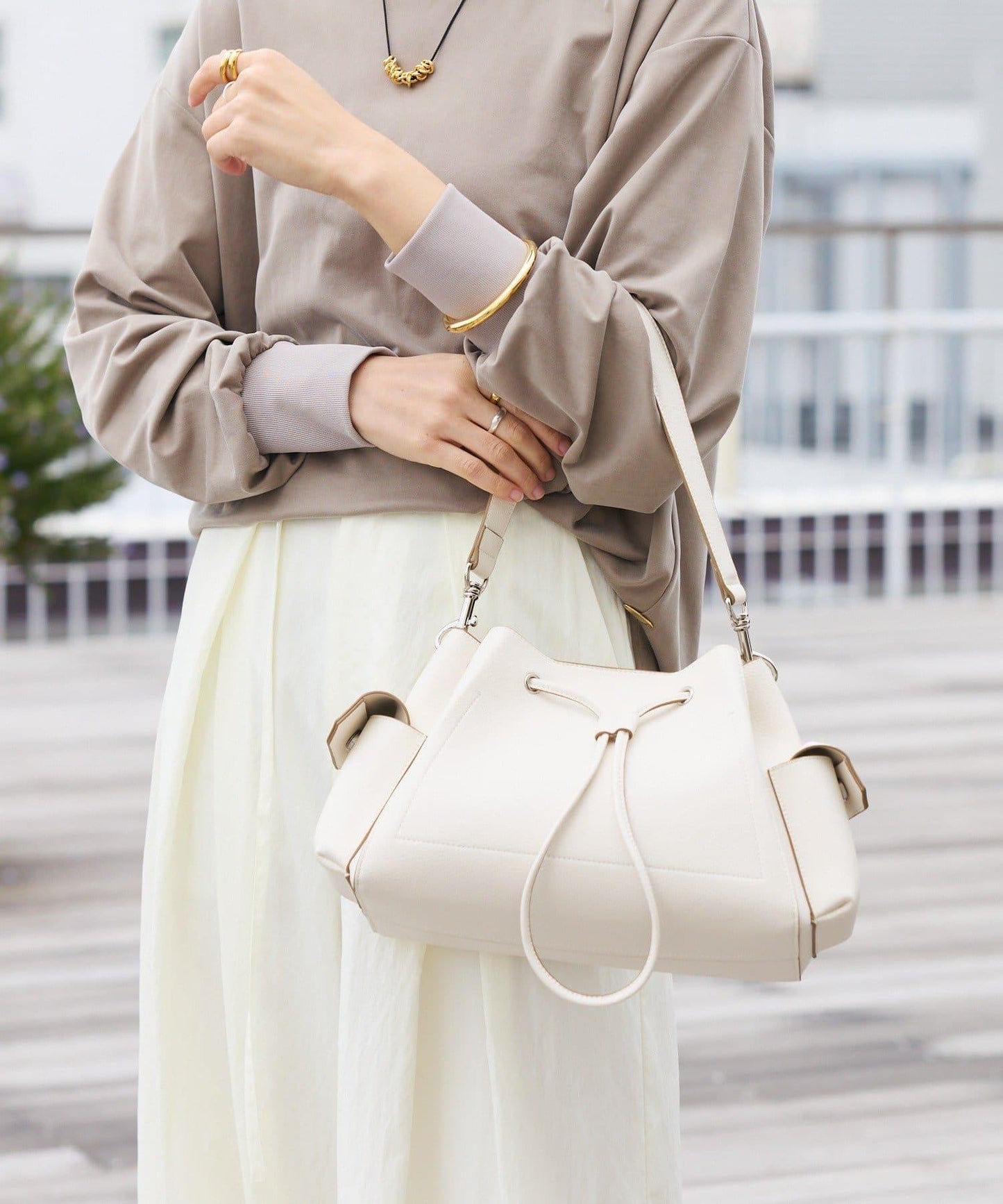 大容量 2WAY 側袋束口單肩包