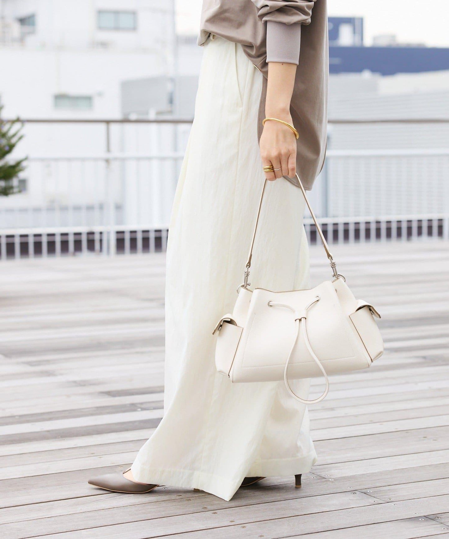 大容量 2WAY 側袋束口單肩包