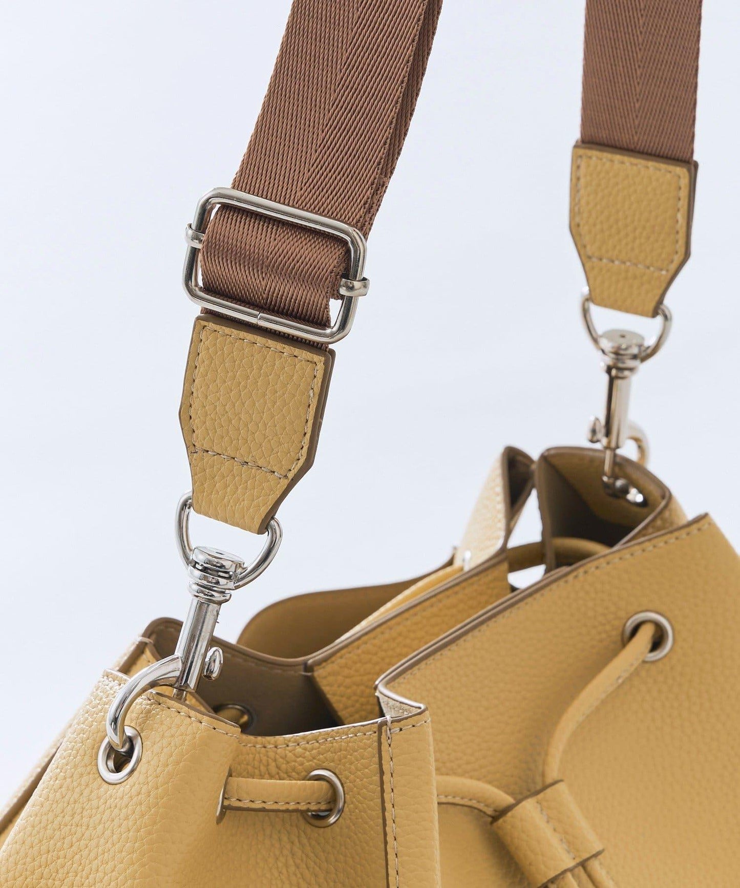 大容量 2WAY 側袋束口單肩包