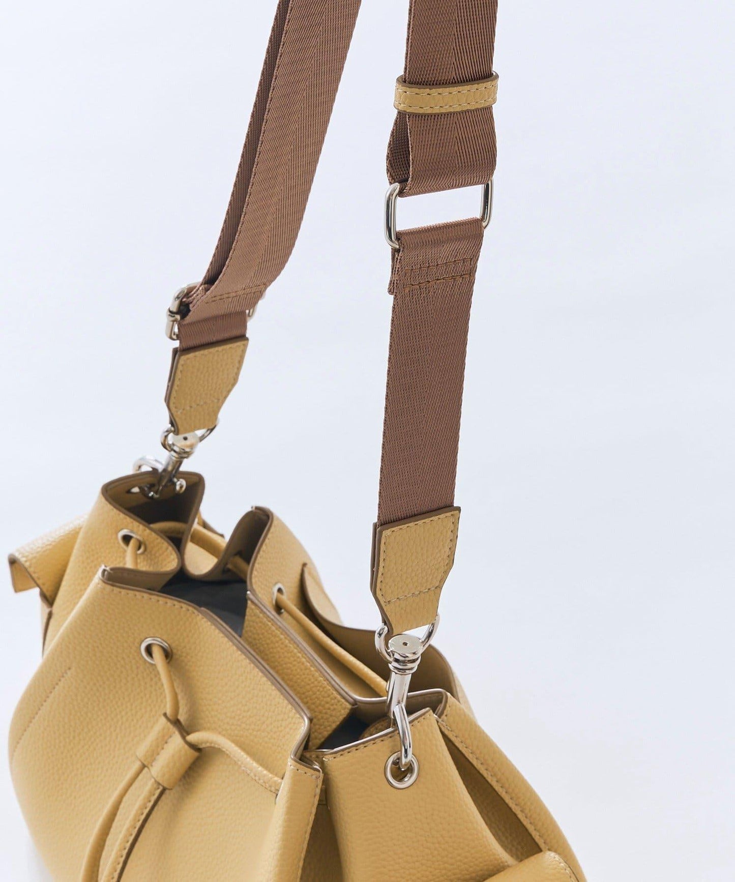 大容量 2WAY 側袋束口單肩包