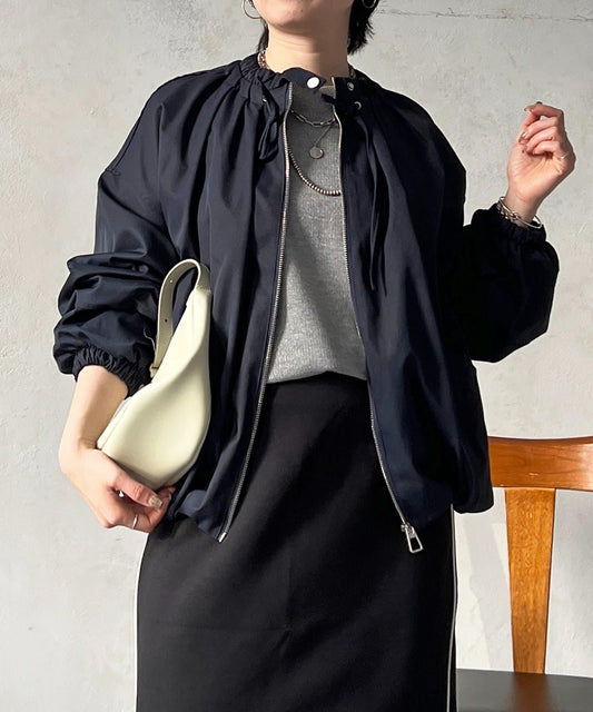 聚褶領設計短外套