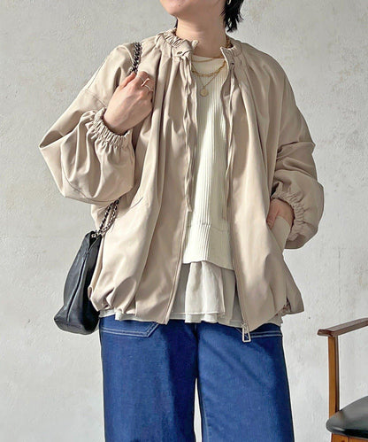 聚褶領設計短外套