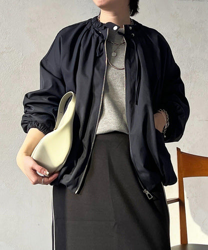 聚褶領設計短外套