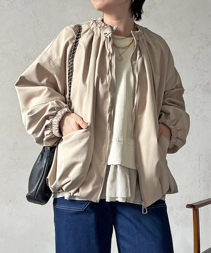 聚褶領設計短外套