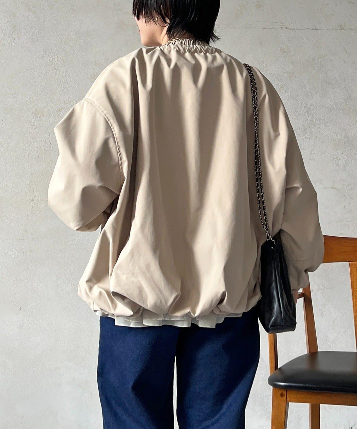 聚褶領設計短外套